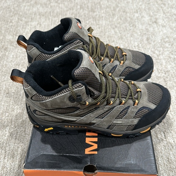 Merrell size 9W walnut color color - Picture 2 of 9